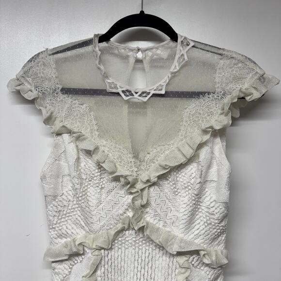 Three Floor Womens White Lace in Line Mini Dress Frilly Ruffles Size 6 Small - Picture 3 of 12